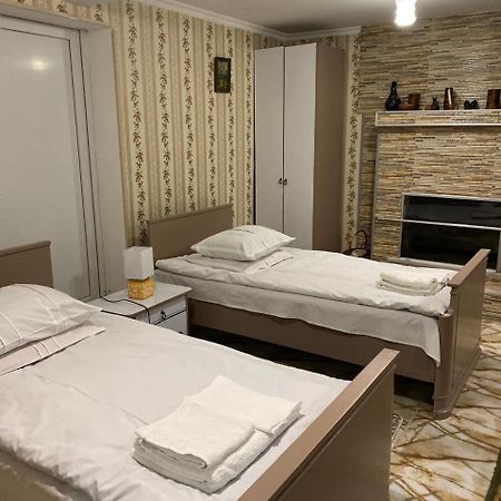 Guest House HAPPY HOUSE Koutaïssi Extérieur photo