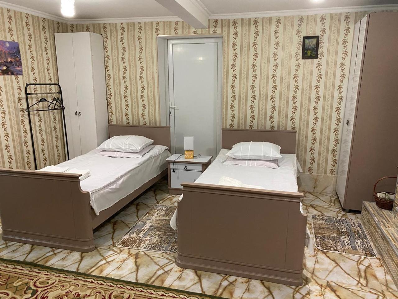 Guest House HAPPY HOUSE Koutaïssi Extérieur photo