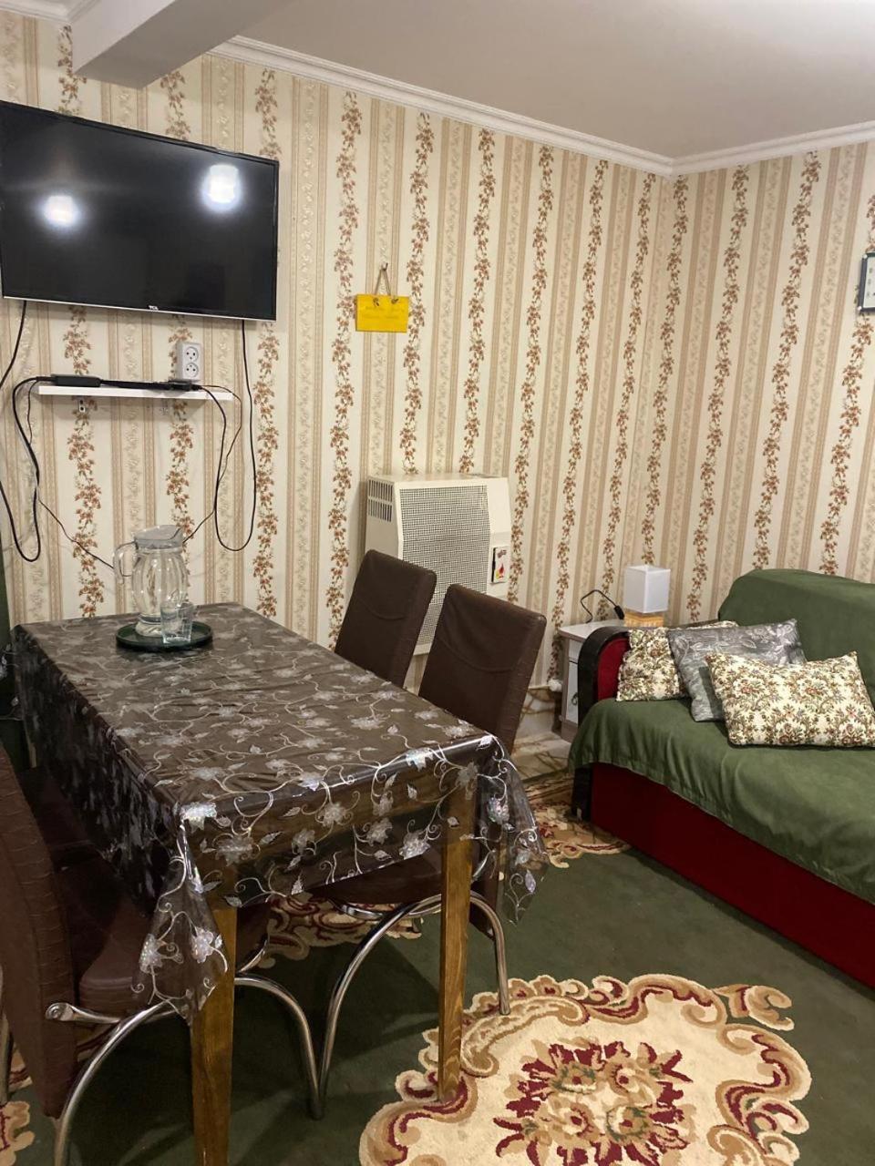 Guest House HAPPY HOUSE Koutaïssi Extérieur photo