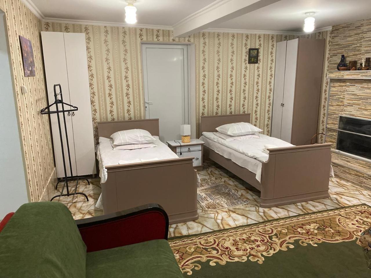 Guest House HAPPY HOUSE Koutaïssi Extérieur photo