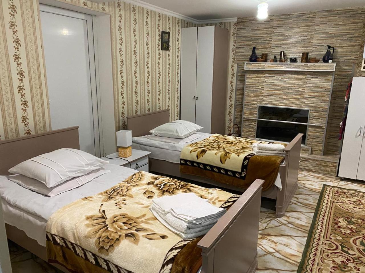 Guest House HAPPY HOUSE Koutaïssi Extérieur photo