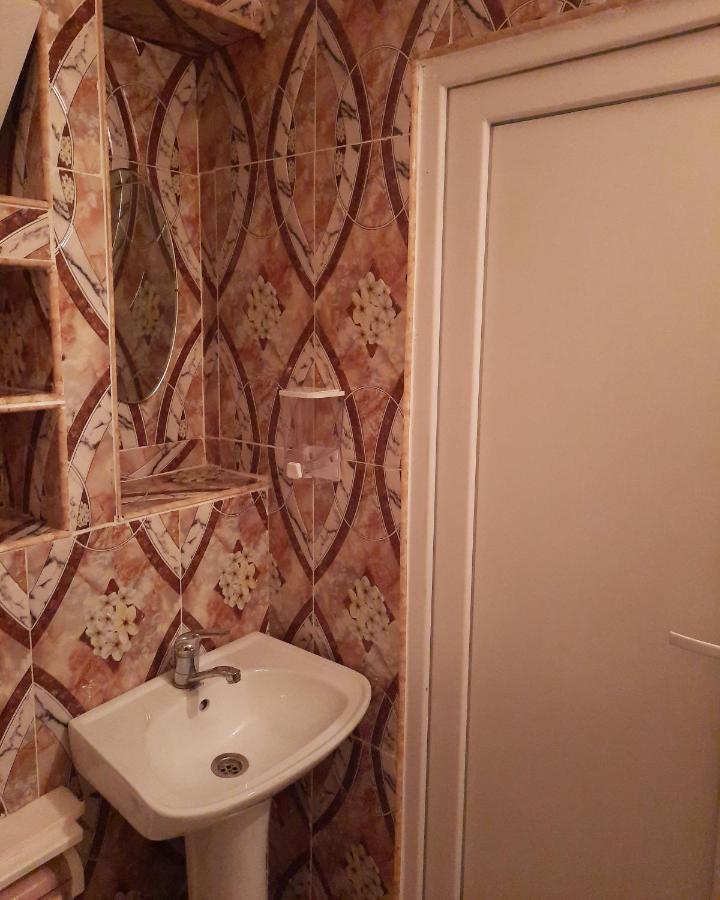 Guest House HAPPY HOUSE Koutaïssi Extérieur photo